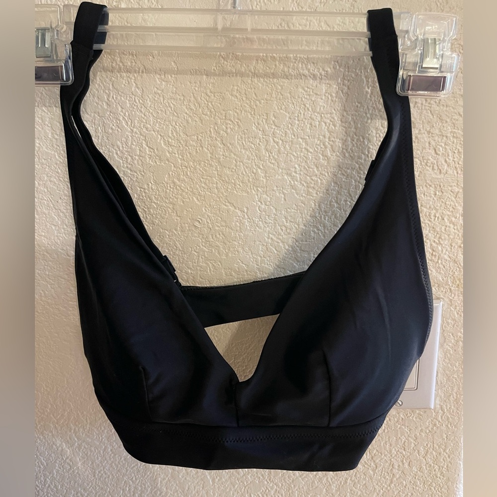 Like New - Aerie Swim Black Scoop Bikini Top - L
